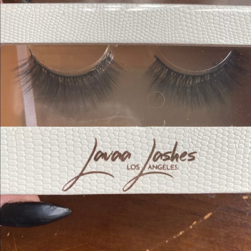 Lavaa lashes faux mink